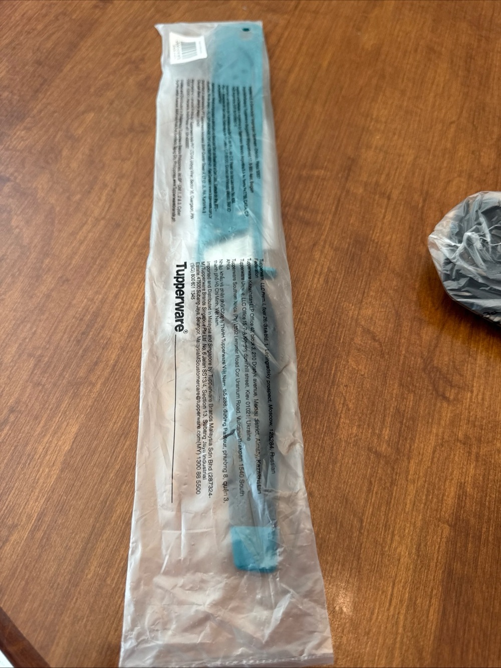 Tupperware Kitchen Bread Knife with Teal Handle and Silver Blade